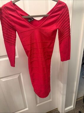 bebe long sleeve bandage dress Bebe V Neck Long Sleeve Bandage Midi Dress